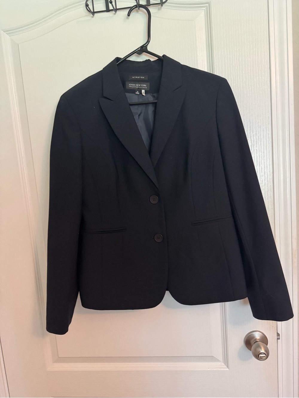 Jones New York Black Tailored Two-Button Blazer